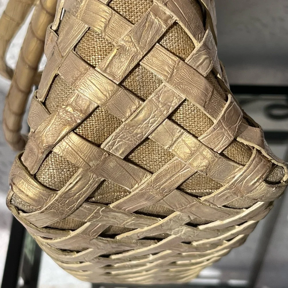 Nancy Gonzalez Gold Metallic Shoulder Bag - Picture 12 of 16